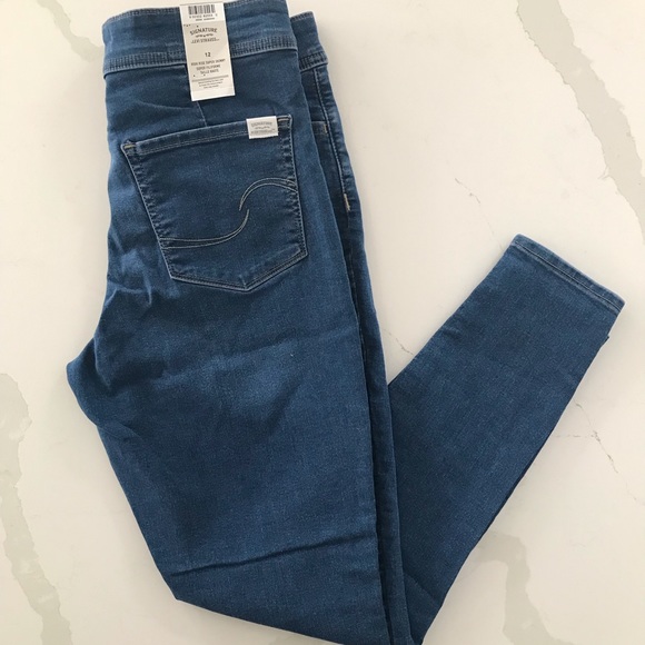 Signature Levi High Rise Super Skinny - Picture 3 of 4